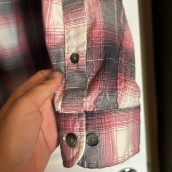 Lands’ End men’s pink and gray plaid long sleeve button down shirt size large - Picture 6 of 10